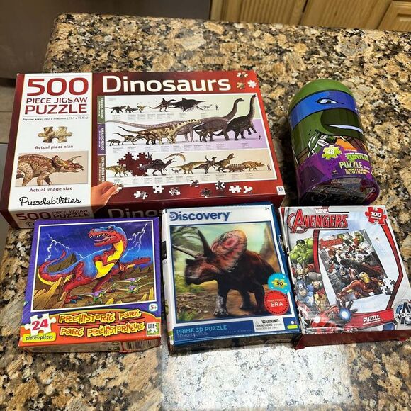 Lot of jigsaw puzzles including dinosaurs, avengers , Prime 3D Triceratops - Picture 1 of 1